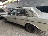 Mercedes-Benz E 240 1978 года за 600 000 тг. в Тараз – фото 2