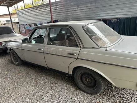 Mercedes-Benz E 240 1978 года за 800 000 тг. в Тараз – фото 2