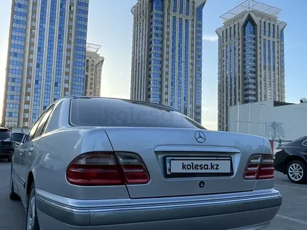 Mercedes-Benz E 320 1999 годаүшін4 500 000 тг. в Астана – фото 6