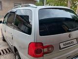Volkswagen Sharan 2005 годаүшін2 650 000 тг. в Шымкент – фото 4