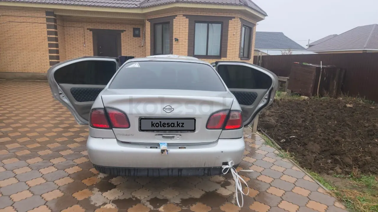 Nissan Primera, 2001