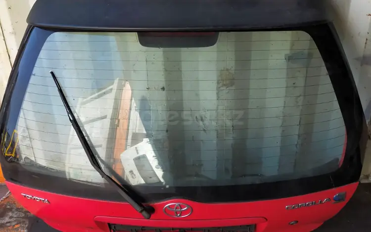 Задняя крышка багажника на Toyota Corolla за 25 000 тг. в Алматы
