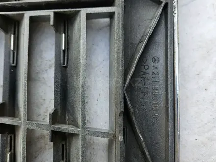 Решетка радиатора облицовка на W211 за 30 000 тг. в Шымкент – фото 4