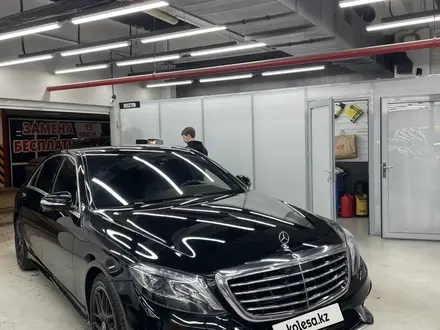 Mercedes-Benz S 400 2014 года за 25 000 000 тг. в Астана