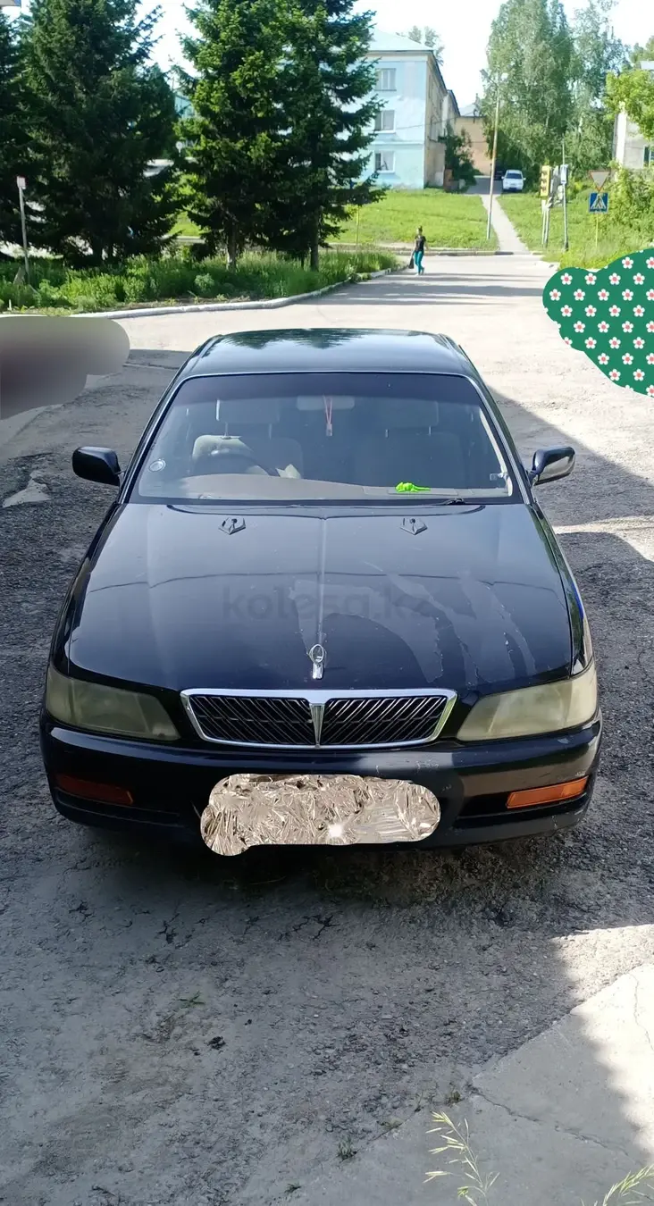 Nissan Laurel, 1999
