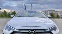 Hyundai Elantra 2018 года за 7 300 000 тг. в Уральск – фото 2