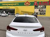 Hyundai Elantra 2018 года за 7 300 000 тг. в Уральск – фото 5