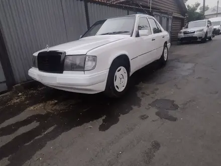 Mercedes-Benz E 230 1992 года за 800 000 тг. в Алматы – фото 2