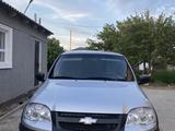 Chevrolet Niva 2021 годаfor4 650 000 тг. в Атырау – фото 2