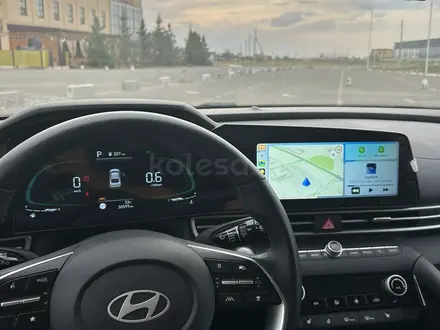 Hyundai Elantra 2023 года за 8 300 000 тг. в Уральск – фото 7