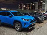 Toyota RAV4 2021 года за 12 800 000 тг. в Костанай – фото 2