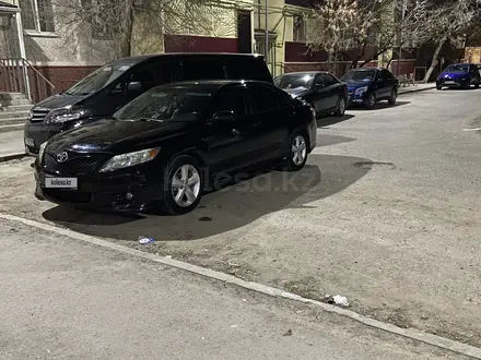 Toyota Camry 2010 года за 6 900 000 тг. в Атырау