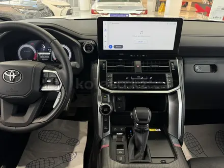 Toyota Land Cruiser Premium+ 2025 года за 76 690 000 тг. в Атырау – фото 12