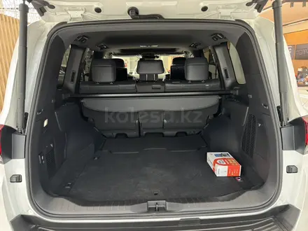 Toyota Land Cruiser Premium+ 2025 года за 76 690 000 тг. в Атырау – фото 15