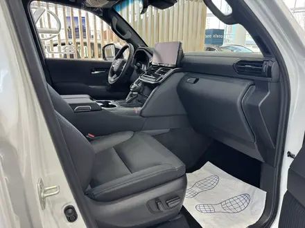 Toyota Land Cruiser Premium+ 2025 года за 76 690 000 тг. в Атырау – фото 9