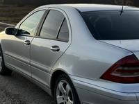 Mercedes-Benz C 200 2001 года за 2 600 000 тг. в Астана