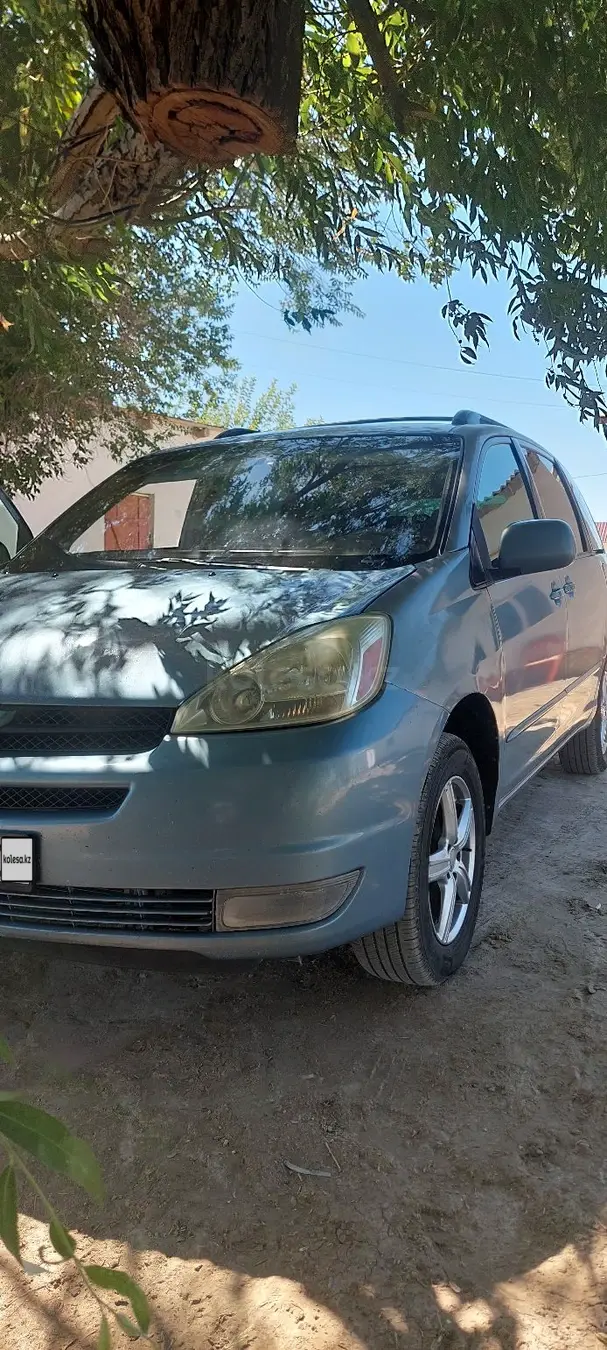 Toyota Sienna, 2005