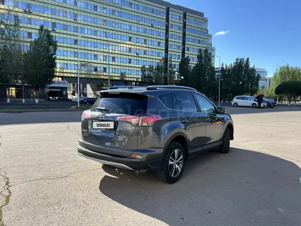 Toyota RAV4 2018 года за 12 300 000 тг. в Астана – фото 4