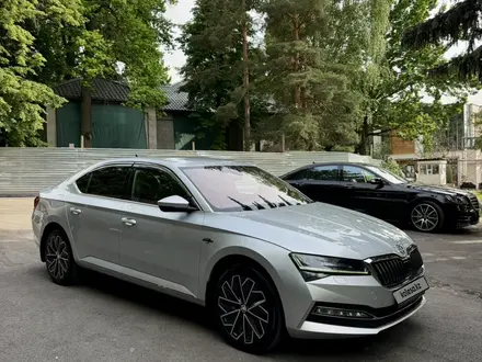 Skoda Superb 2020 года за 13 700 000 тг. в Алматы