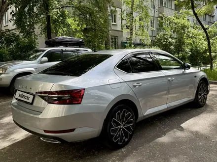 Skoda Superb 2020 года за 13 700 000 тг. в Алматы – фото 4