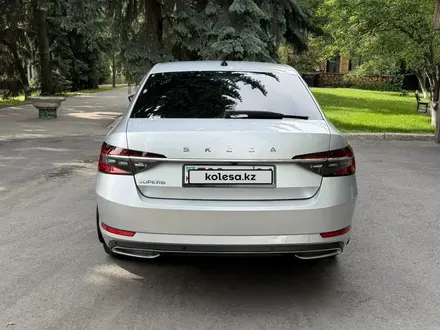 Skoda Superb 2020 года за 13 700 000 тг. в Алматы – фото 8