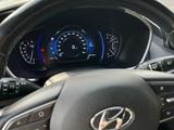 Hyundai Santa Fe 2019 года за 13 000 000 тг. в Алматы