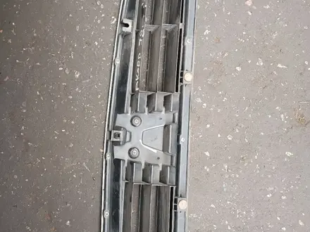 Решетка радиатора на Хонду Аккорд седан 98г за 21 000 тг. в Алматы – фото 2
