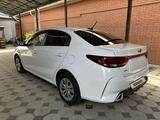 Kia Rio 2021 года за 8 000 000 тг. в Кызылорда – фото 4