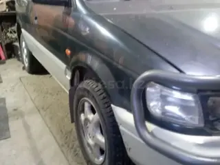 Mitsubishi RVR, 1995