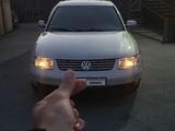 Volkswagen Passat 1998 годаүшін2 150 000 тг. в Алматы