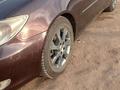 Toyota Camry 2003 годаүшін5 250 000 тг. в Актобе – фото 5