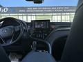Toyota Camry 2021 года за 12 500 000 тг. в Уральск – фото 15