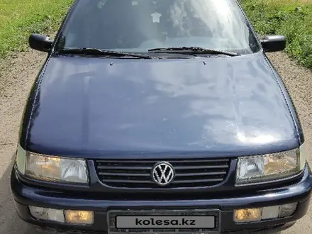 Volkswagen Passat 1995 года за 1 350 000 тг. в Петропавловск – фото 3