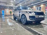 Land Rover Range Rover 2018 года за 45 000 000 тг. в Астана – фото 2