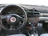 Volkswagen Passat 1999 года за 1 850 000 тг. в Тараз – фото 2