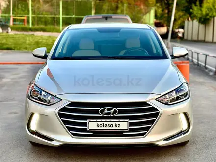 Hyundai Elantra 2018 года за 8 200 000 тг. в Алматы – фото 2