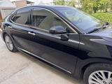 Toyota Camry 2018 годаүшін15 500 000 тг. в Шымкент – фото 2