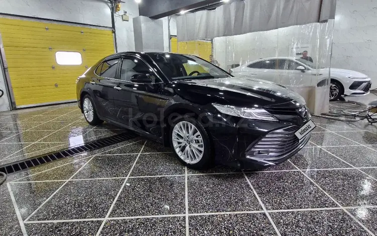 Toyota Camry 2018 года за 14 900 000 тг. в Павлодар