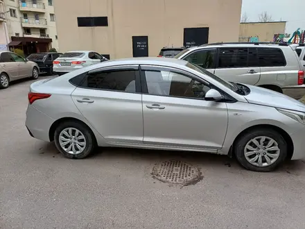 Hyundai Accent 2019 года за 7 100 000 тг. в Балхаш – фото 2