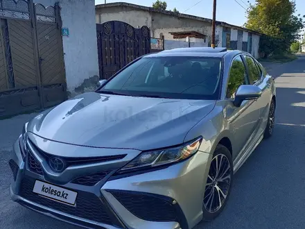 Toyota Camry 2019 года за 11 000 000 тг. в Тараз – фото 2