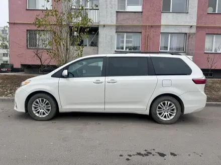 Toyota Sienna 2017 года за 14 600 000 тг. в Алматы – фото 2