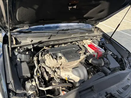Toyota Camry Luxe 2019 года за 14 190 000 тг. в Кокшетау – фото 11