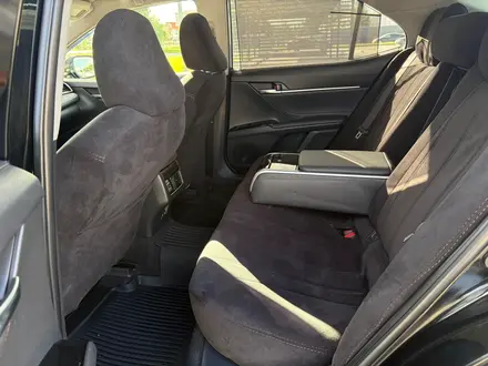Toyota Camry Luxe 2019 года за 14 190 000 тг. в Кокшетау – фото 13