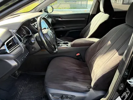 Toyota Camry Luxe 2019 года за 14 190 000 тг. в Кокшетау – фото 12