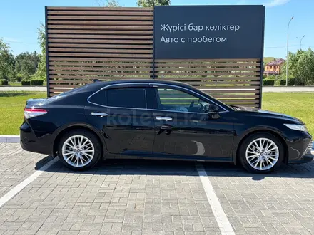 Toyota Camry Luxe 2019 года за 14 190 000 тг. в Кокшетау – фото 6