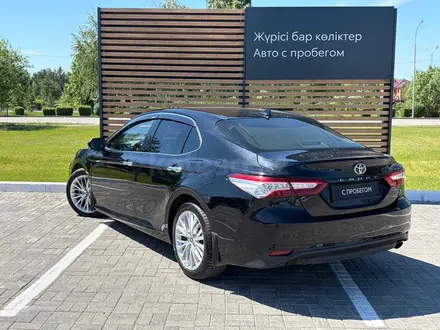 Toyota Camry Luxe 2019 года за 14 190 000 тг. в Кокшетау – фото 3
