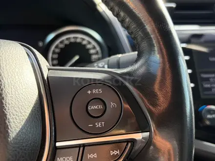 Toyota Camry Luxe 2019 года за 14 190 000 тг. в Кокшетау – фото 20