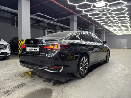 Lexus ES 200 2022 года за 17 290 000 тг. в Астана – фото 7