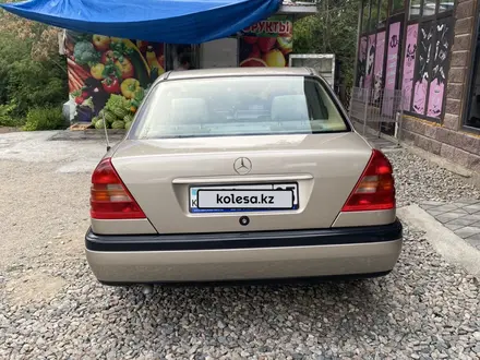 Mercedes-Benz C 220 1995 года за 3 000 000 тг. в Алматы – фото 5