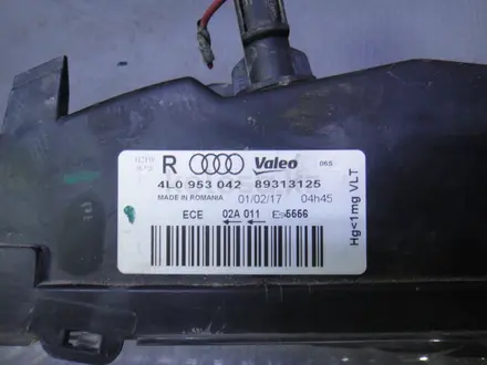 Повторитель поворота правый в бампер Audi Q7 за 25 000 тг. в Алматы – фото 3